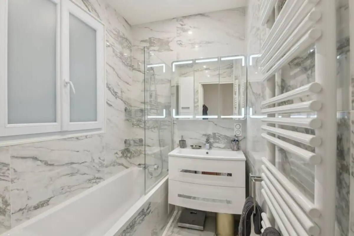 Apartment Luxe A La Francaise 75017 Paris